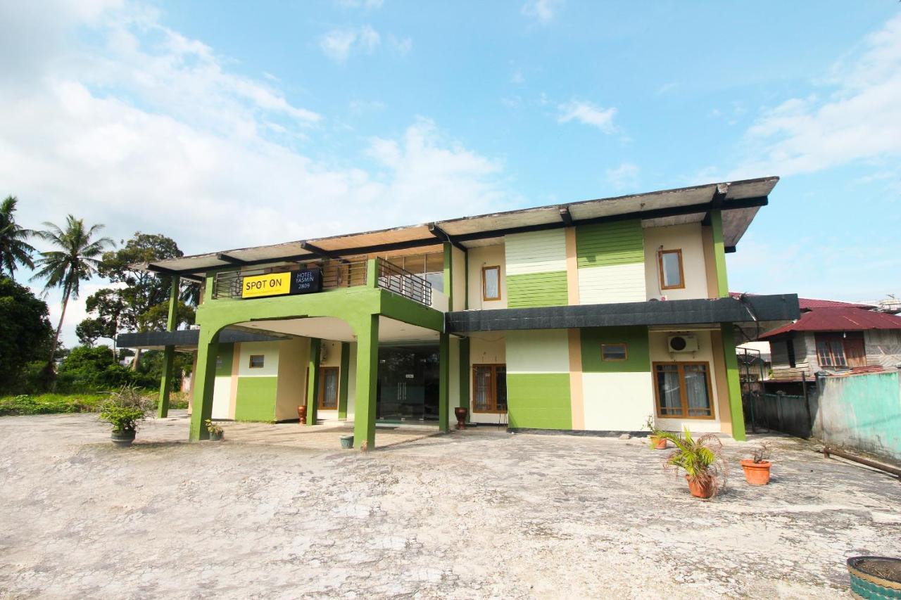 สปอต ออน 2809 โฮเต็ล ยัสมิน Hotel Siak Sri Indrapura ภายนอก รูปภาพ