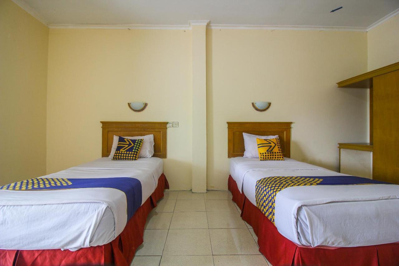 สปอต ออน 2809 โฮเต็ล ยัสมิน Hotel Siak Sri Indrapura ภายนอก รูปภาพ