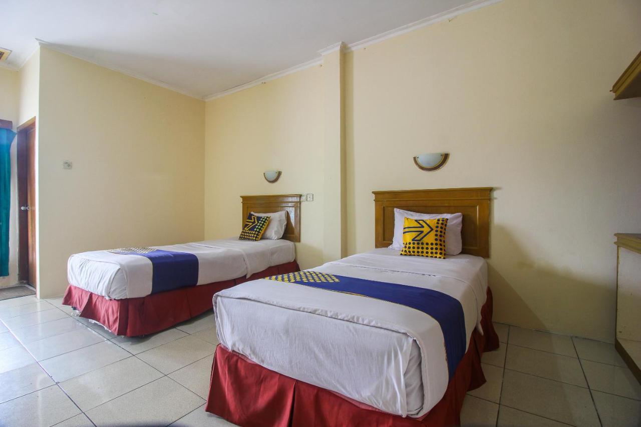 สปอต ออน 2809 โฮเต็ล ยัสมิน Hotel Siak Sri Indrapura ภายนอก รูปภาพ